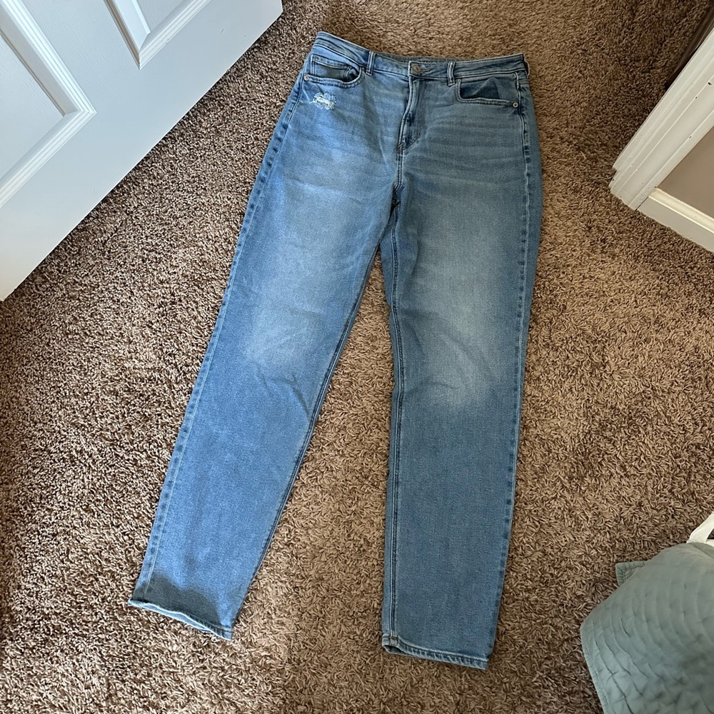 American Eagle mom jeans